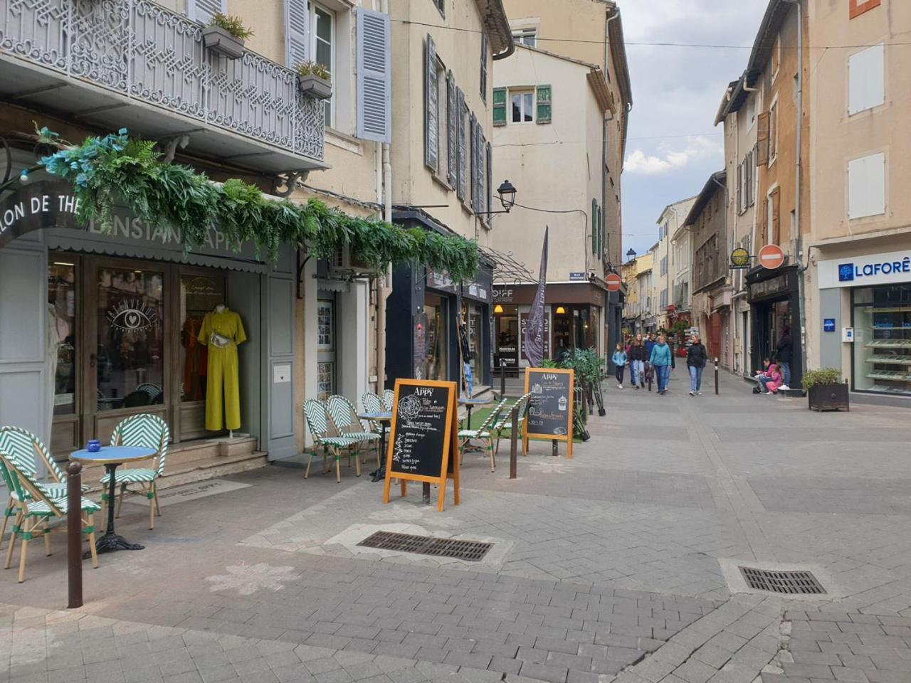 Appartement Au Coeur De La Sorgue LʼIsle-sur-la-Sorgue Eksteriør bilde